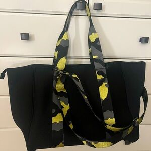Urbagg neoprene weekend bag with shoulder strap